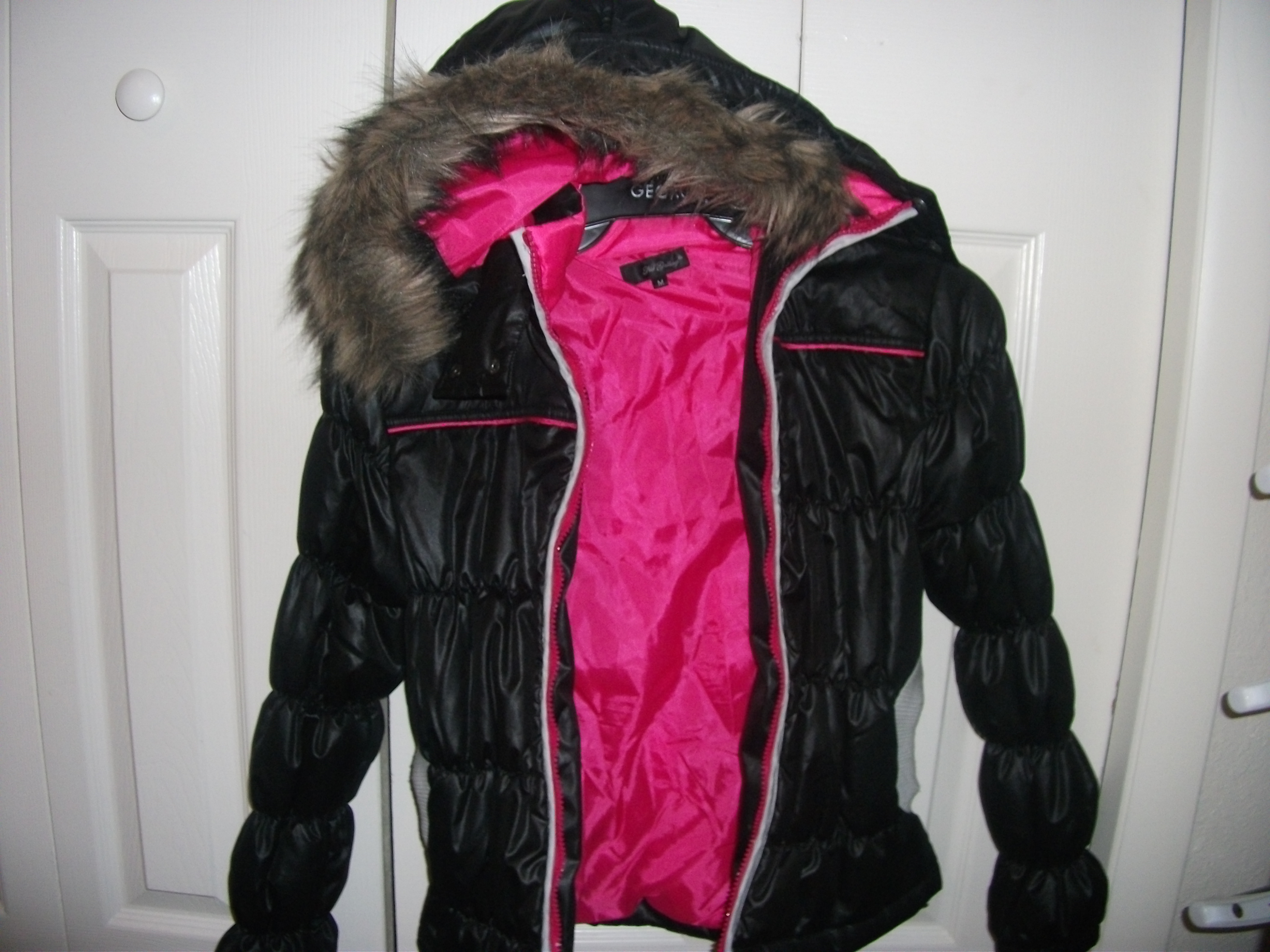 Black & Hot Pink Girl\'s Jacket
