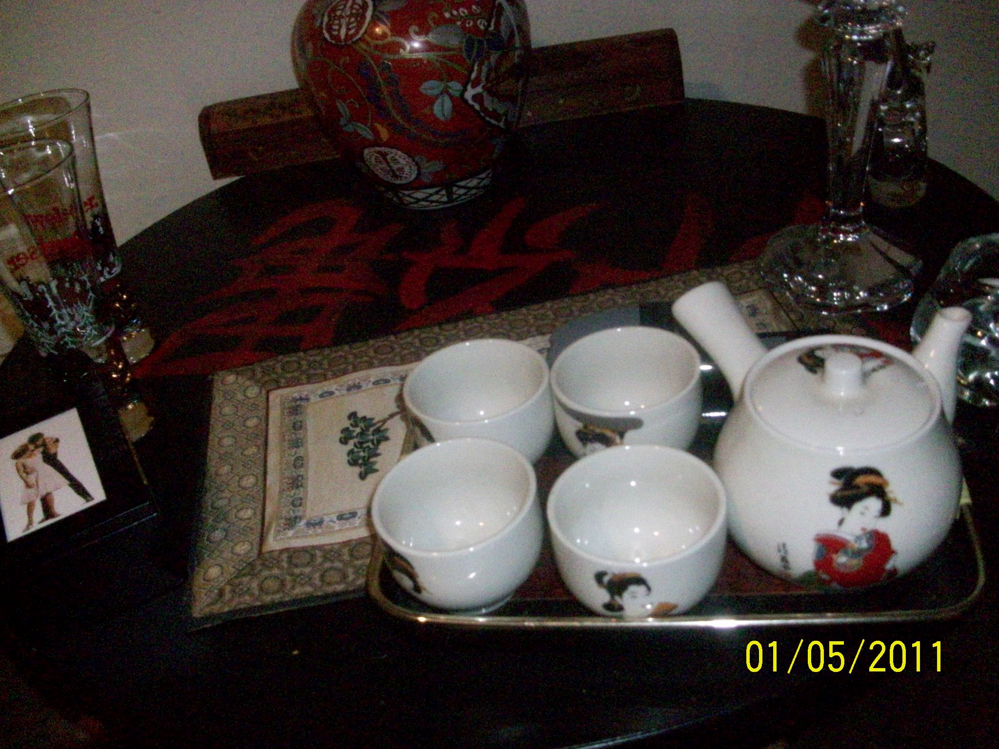 Asian Tea Set with Gehisa Girl Porfile/35.00