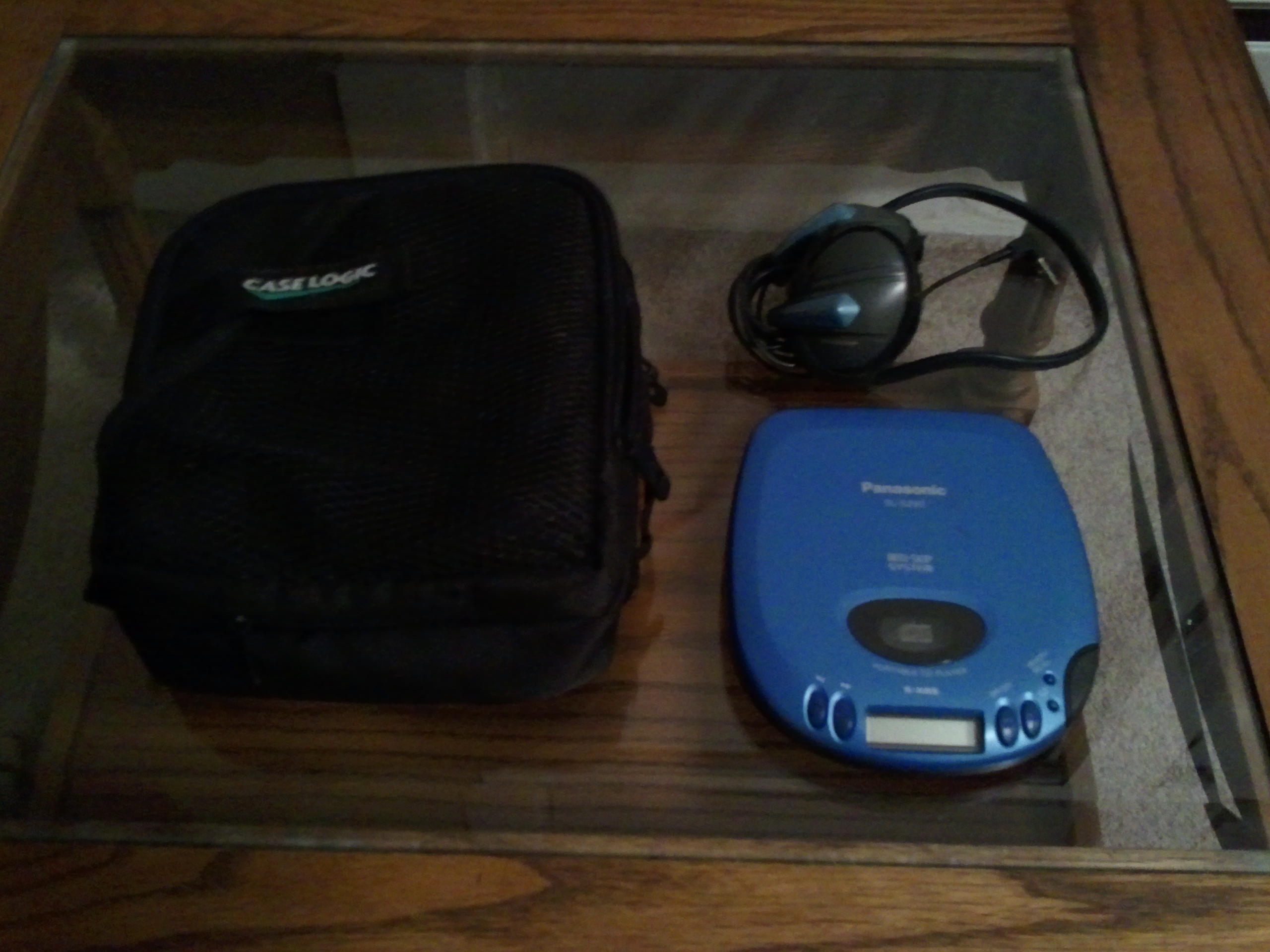 Panasonic Discman with Headphones & Caselogic Case