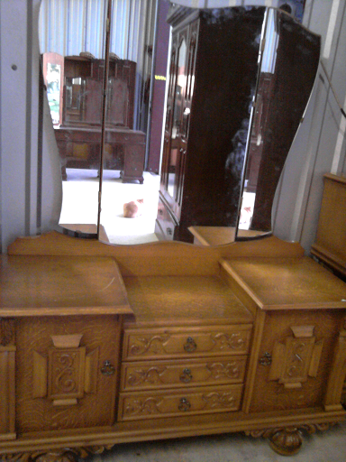 picture of the mirror dresser that goes with bedroom set