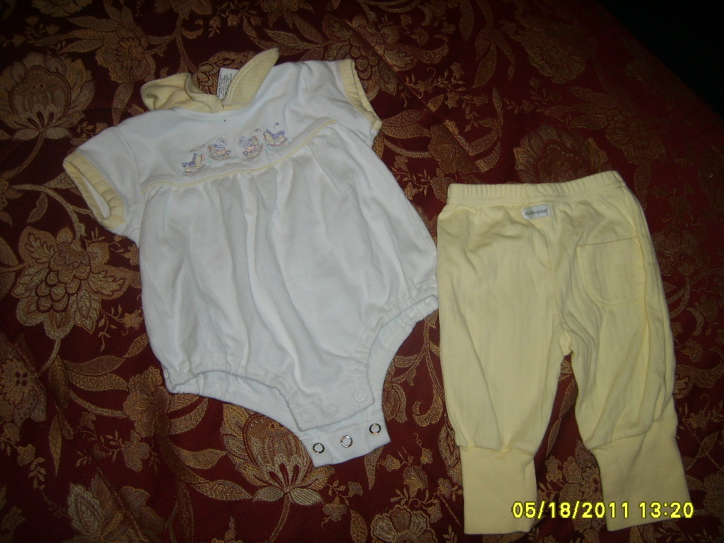 2 Piece 0-3 Month White & Yellow Outfit w Rocking Horses