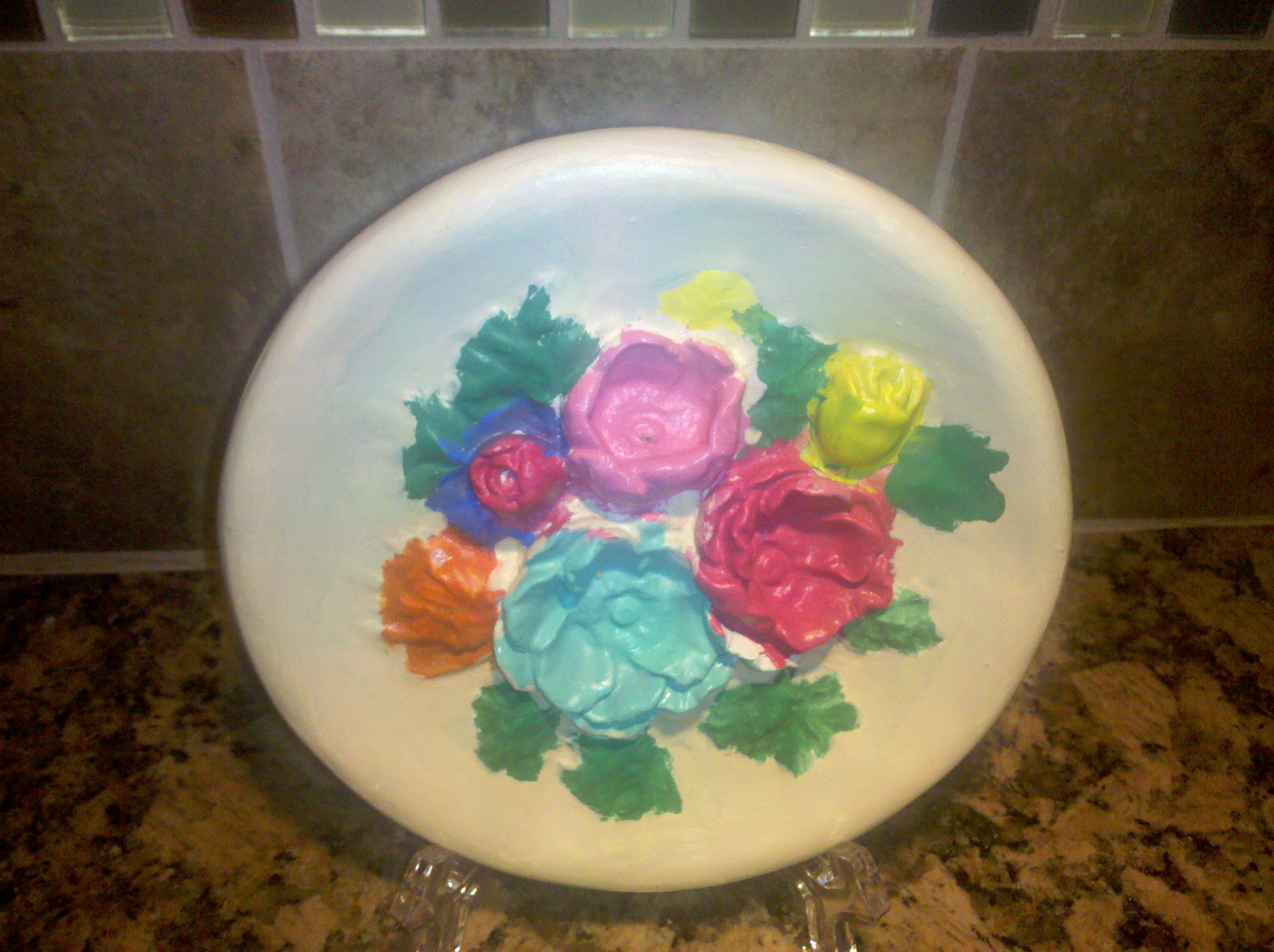 Ceramic plate with floral design
