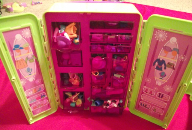 Polly Pocket Carry-On Closet - Full of Accessories!