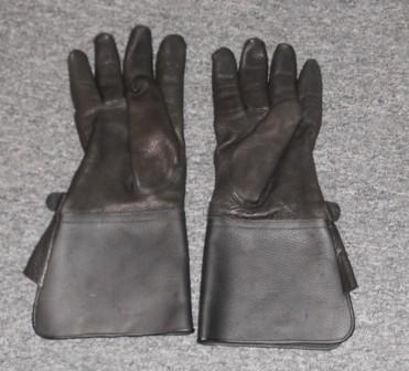 Long motorcycle gloves
