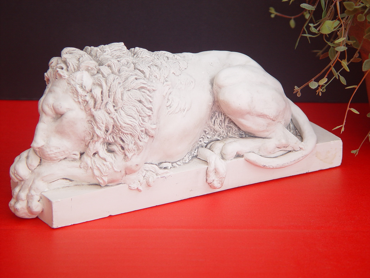 Beautiful Vatican Sculpture Lion 8 1/2\" X 4\" ,Perfect Condition