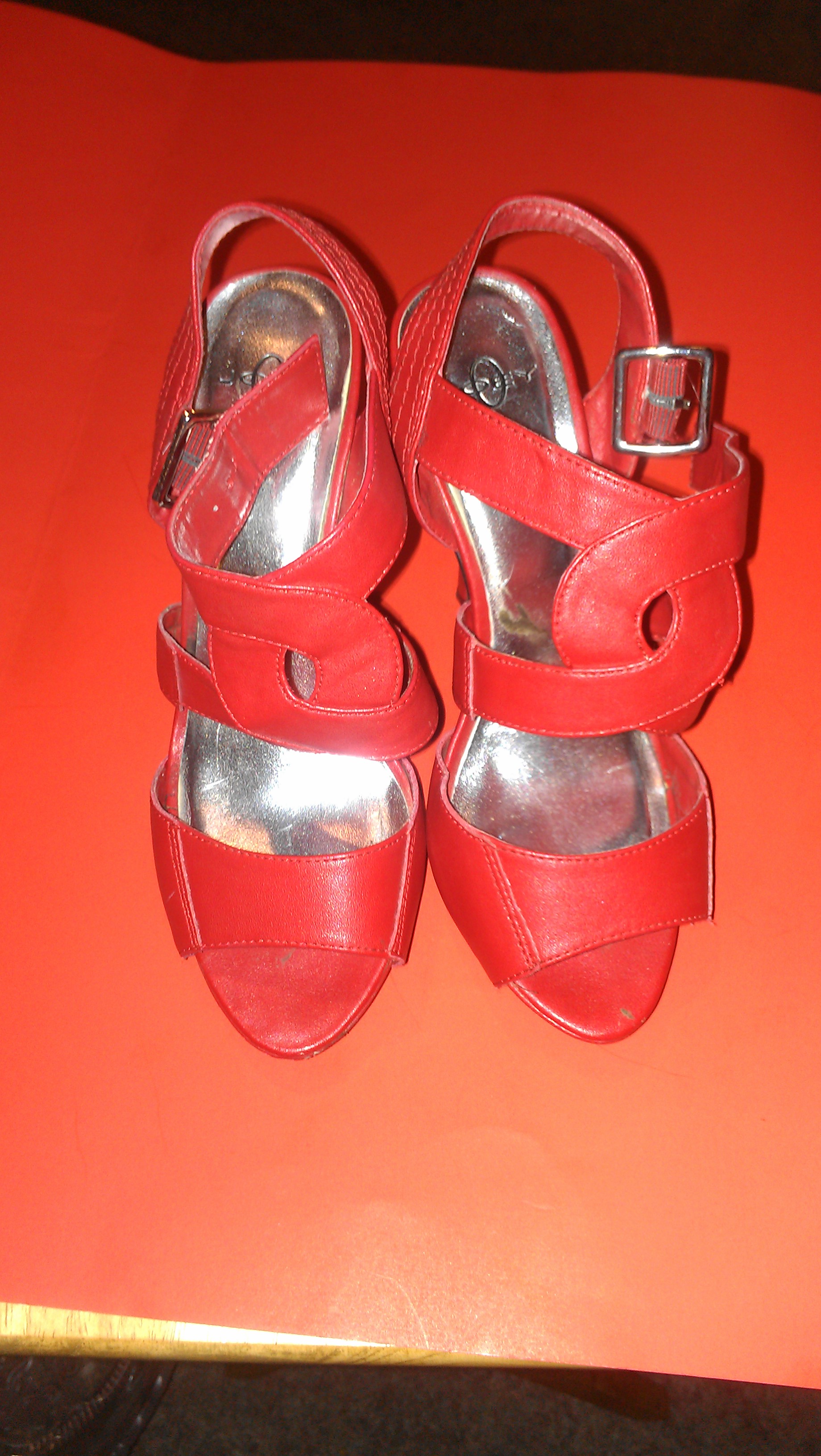 RED OPEN TOE STRAP SANDALS SIZE 6.5