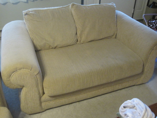 Loveseat (Incl. with sofa)