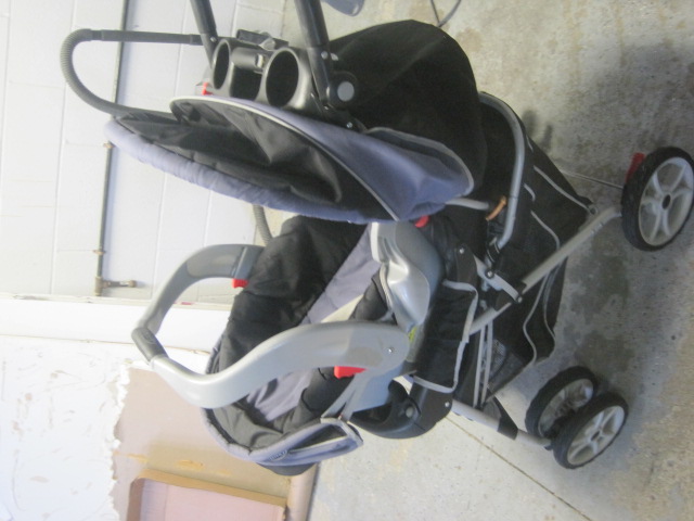 Graco Metrolite Stroller/Baby seat Combo