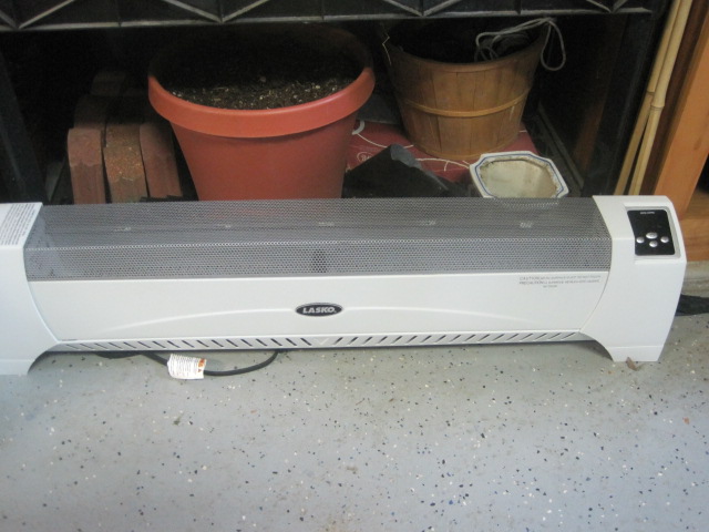 Electric baseboard space heater 1500 watts