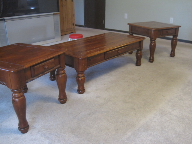 Coffee table/End Table Set