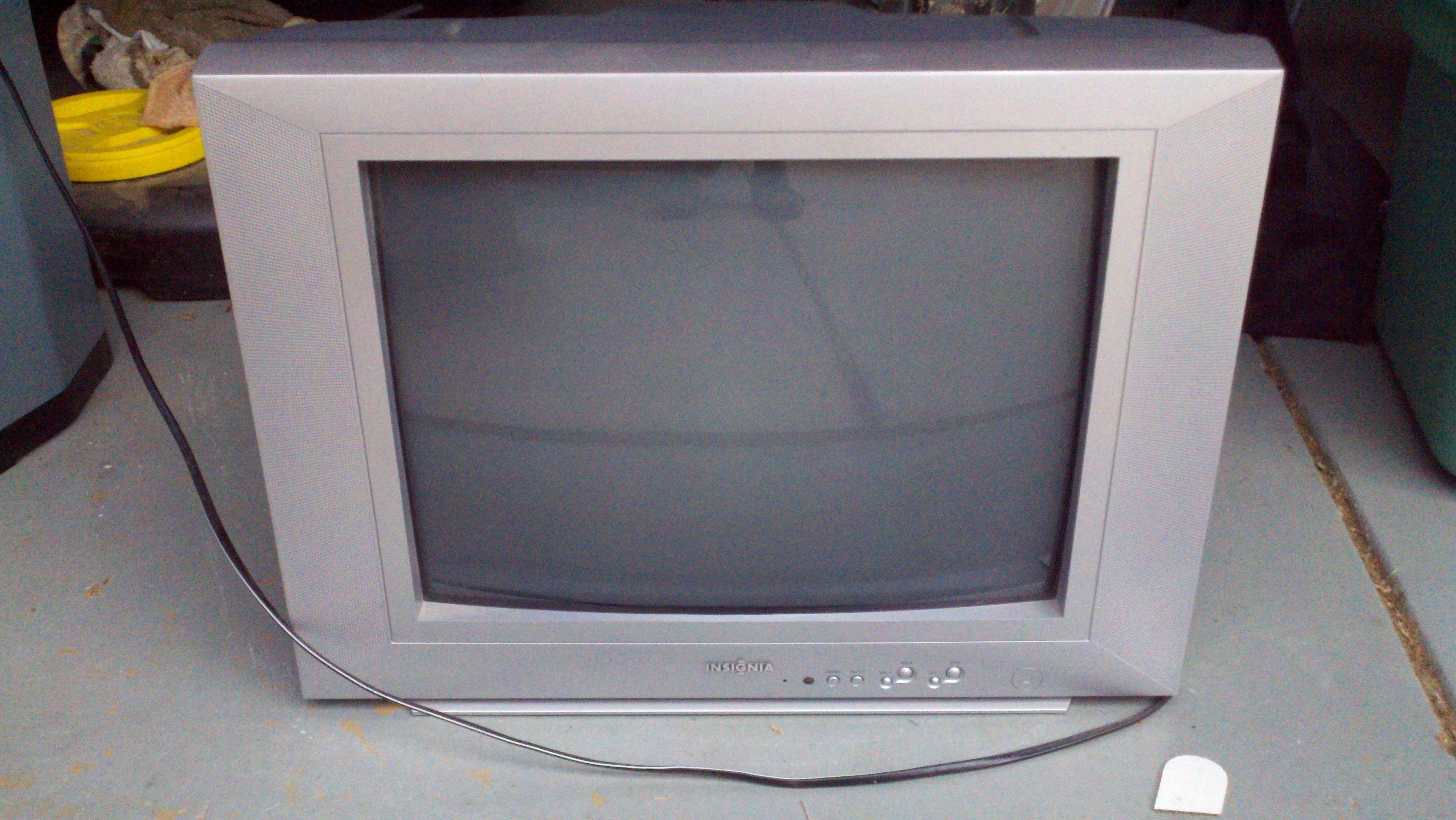 19\" (?) Color TV with remote