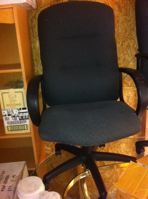 Matching office chairs (6)