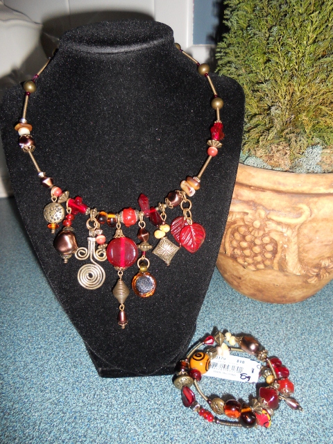 Beaded jeweled collar necklace & bracelet set