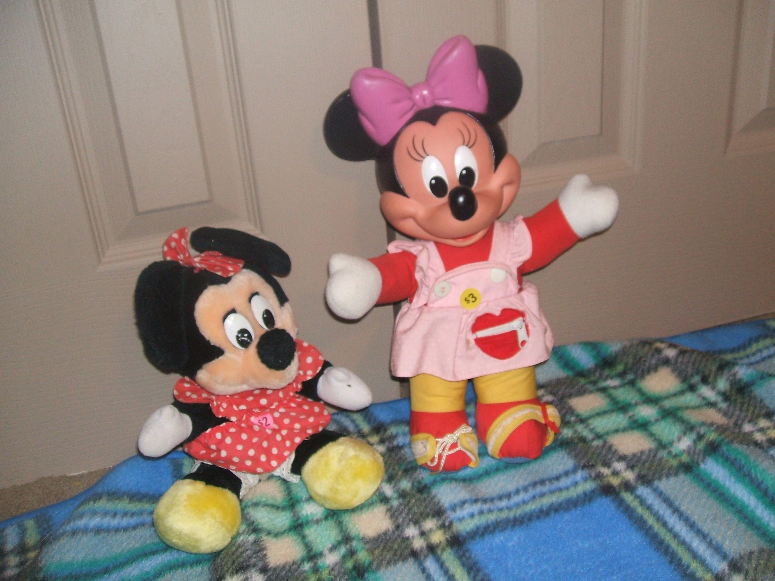 TWO DARLING LITTLE MINIE MOUSE A GREAT GIFT I
