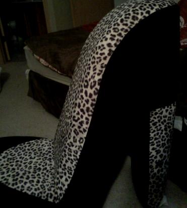 leapard/black high heel chair