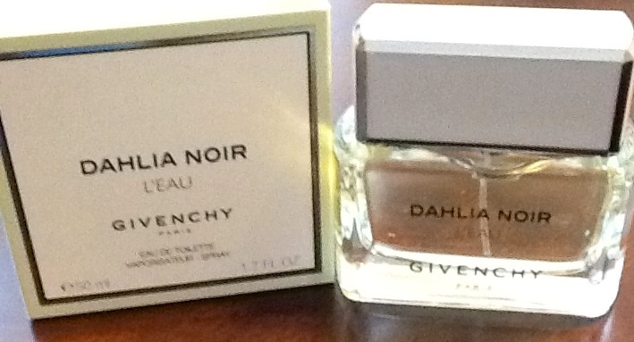Dahlia Noir Givenchy Perfume