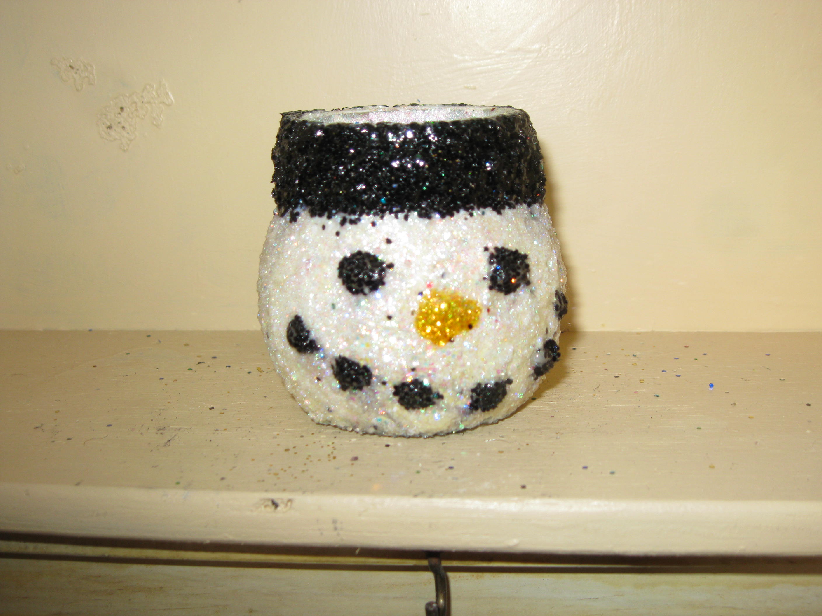 Very cute Frosty the snow man head jar