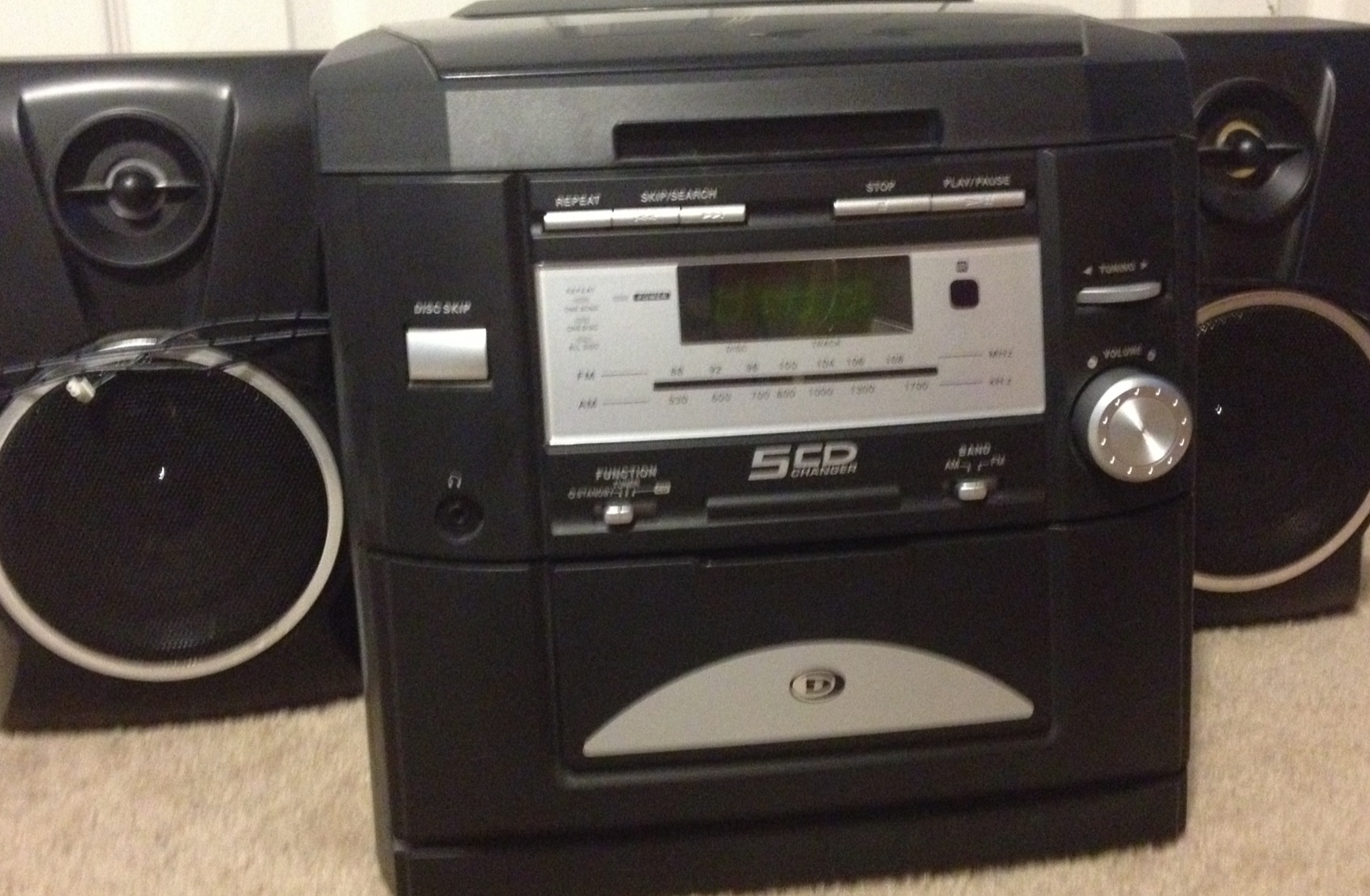 Radio/5 disc CD player