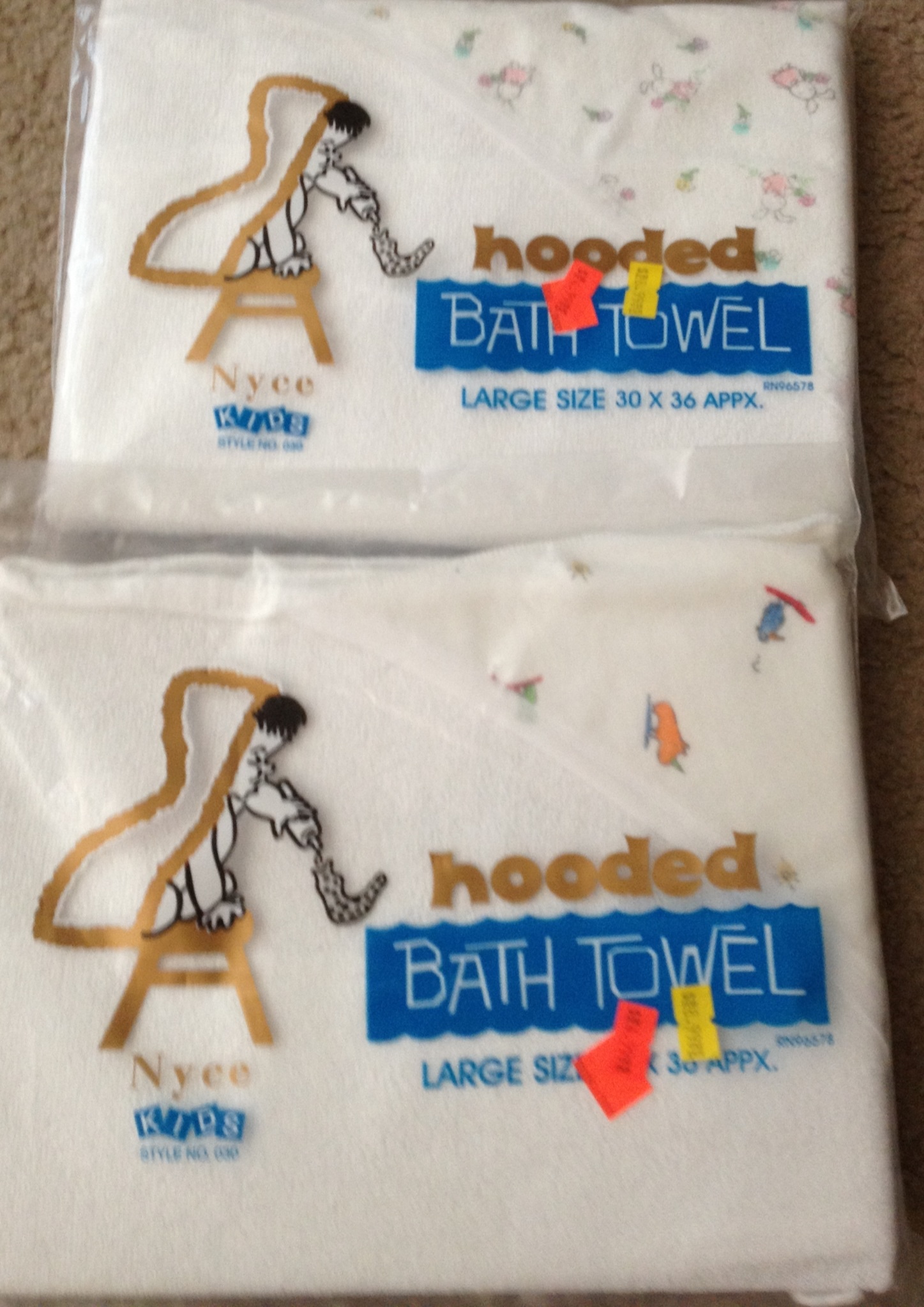 2 Baby bath towels