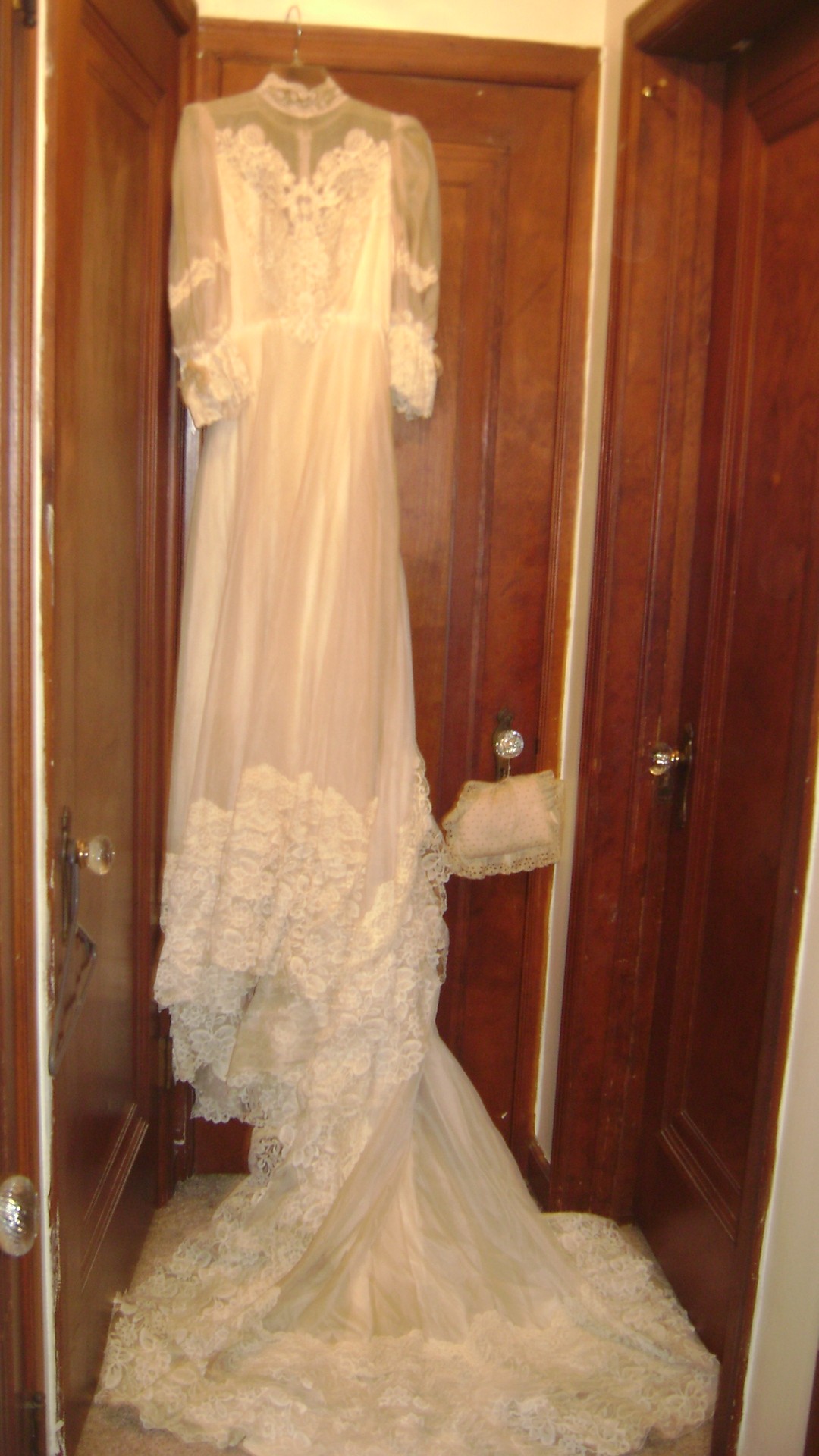 VINTAGE WEDDING DRESS