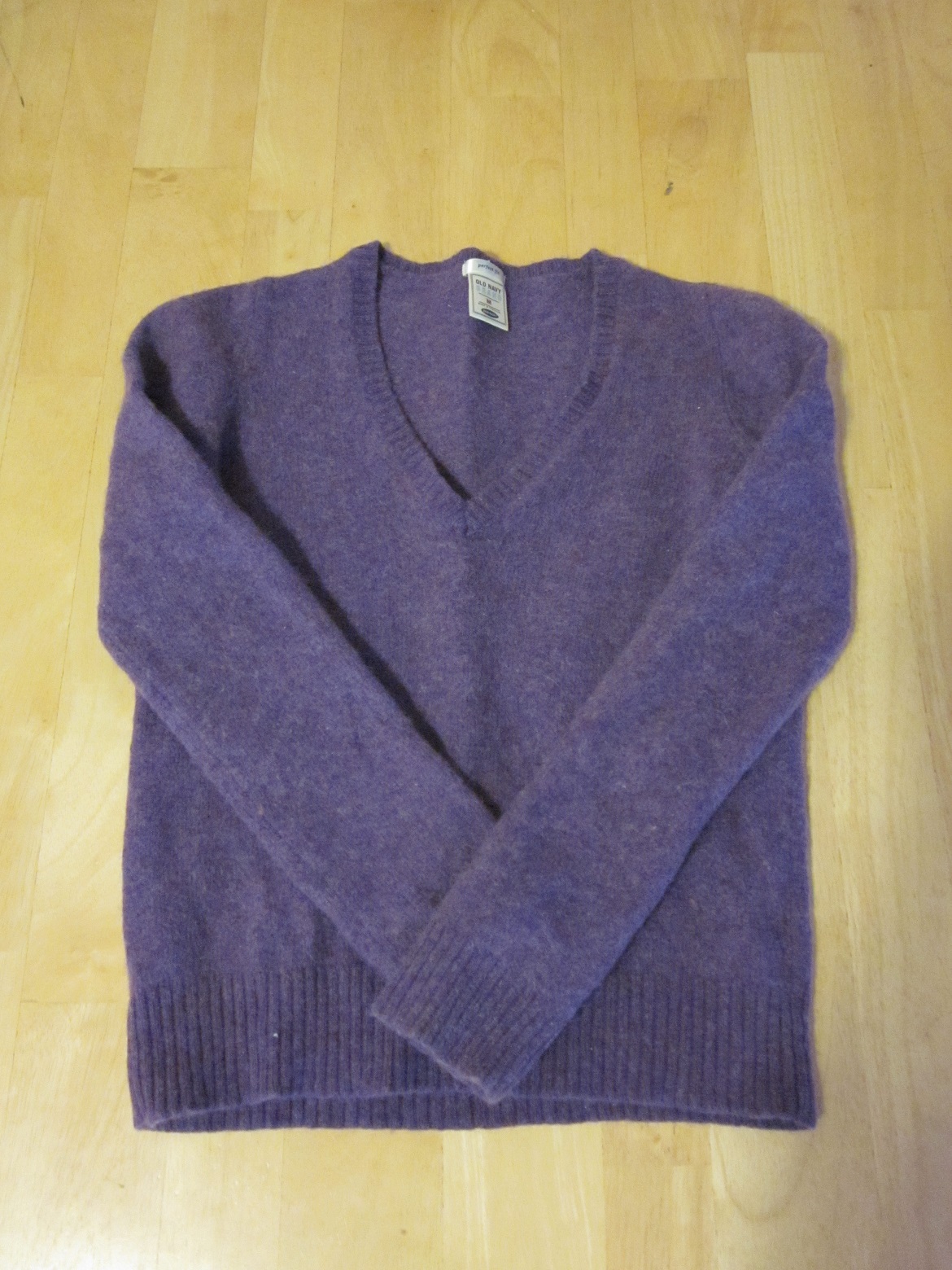 Old Navy Purple V-Neck Sweater - Medium