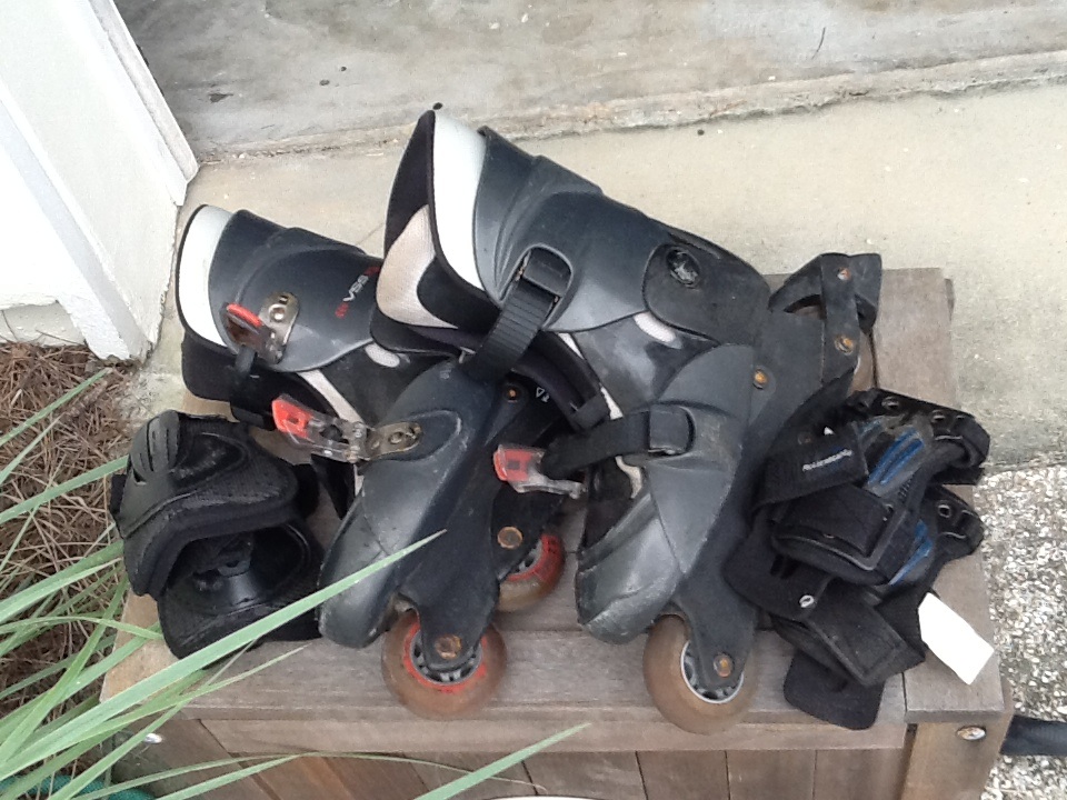 Kids size 4-7 roller blades with protective equipment  $27