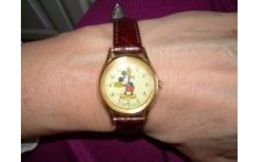 LADIES MICKEY MOUSE WATCH