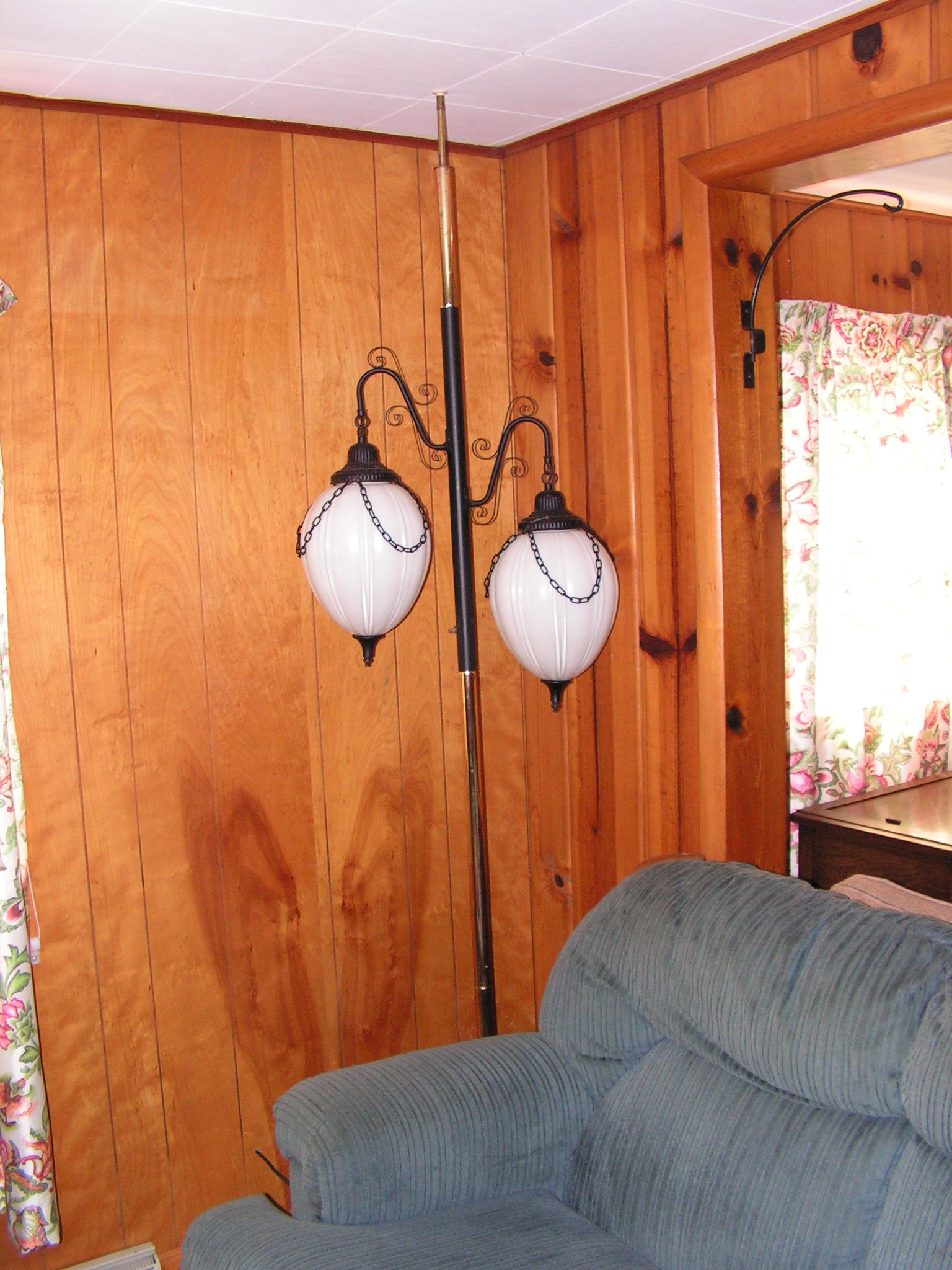 2 light Pole Lamp
