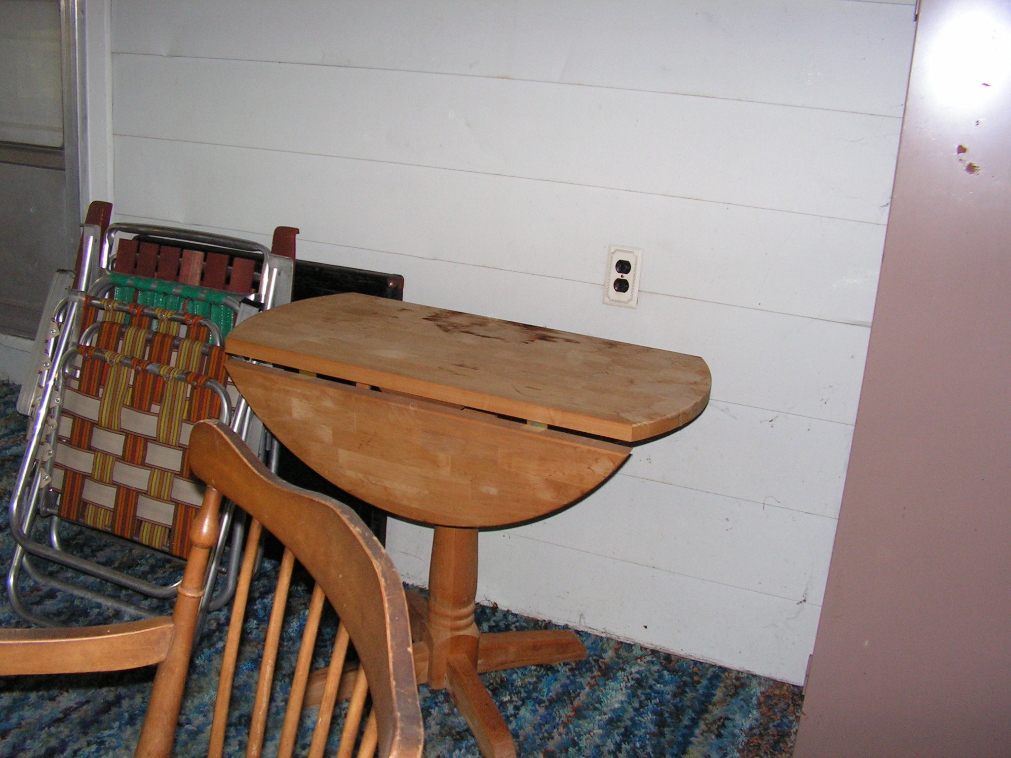 Round Wood Drop leaf table - - - > SOLD!