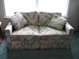 Loveseat sofa with floral print