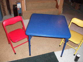 kid\'s Table and Chairs