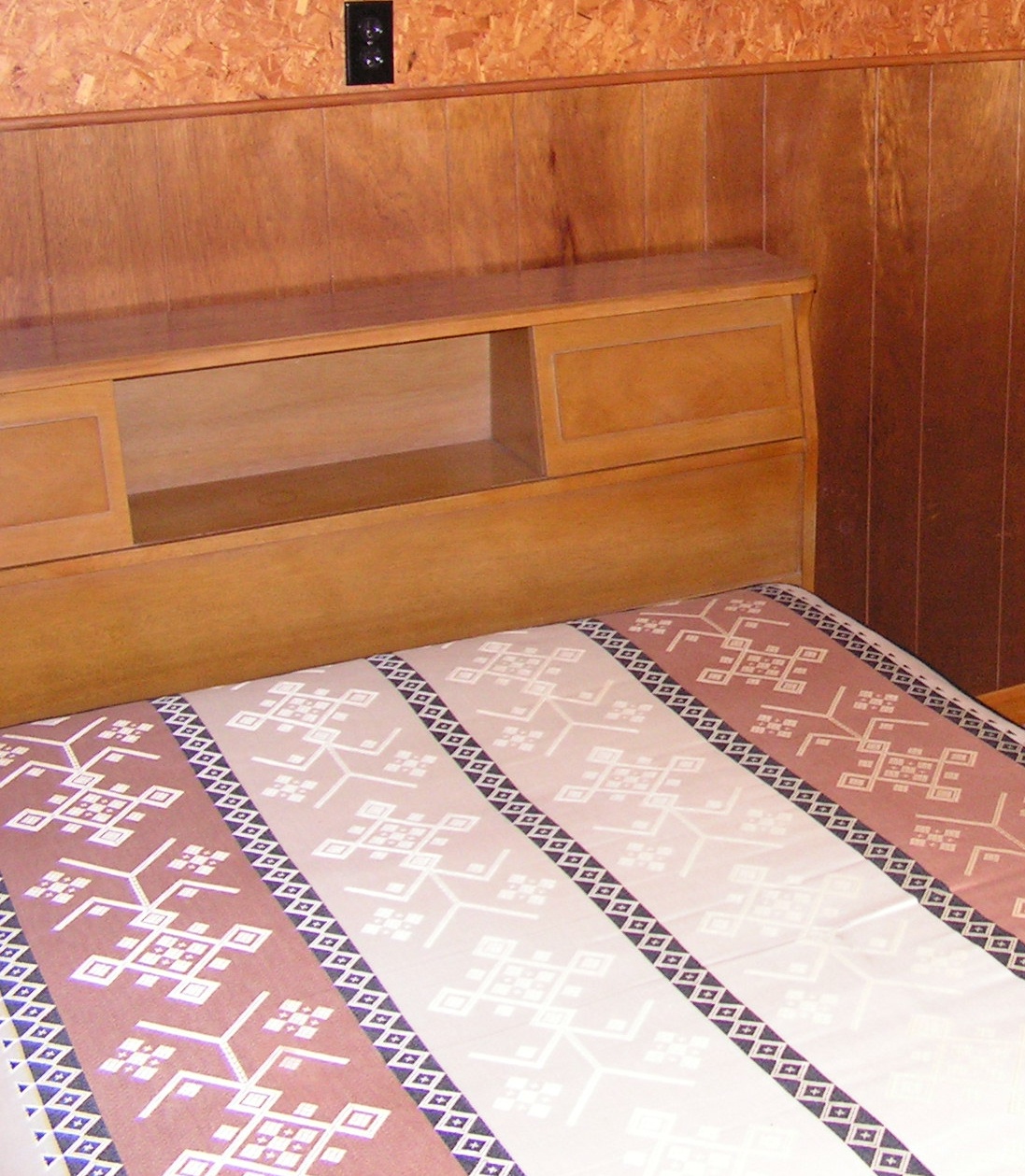 !Today only!  Double Bed w/ Kroehler all wood headboard