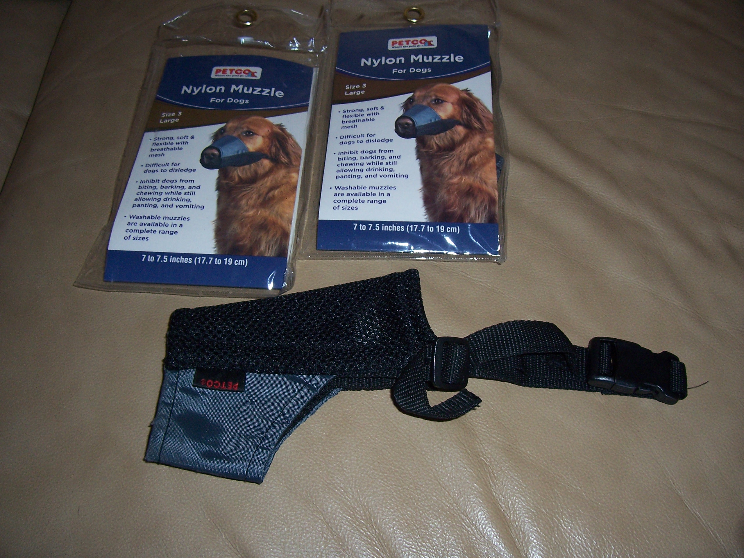 Nylon muzzle for dogs