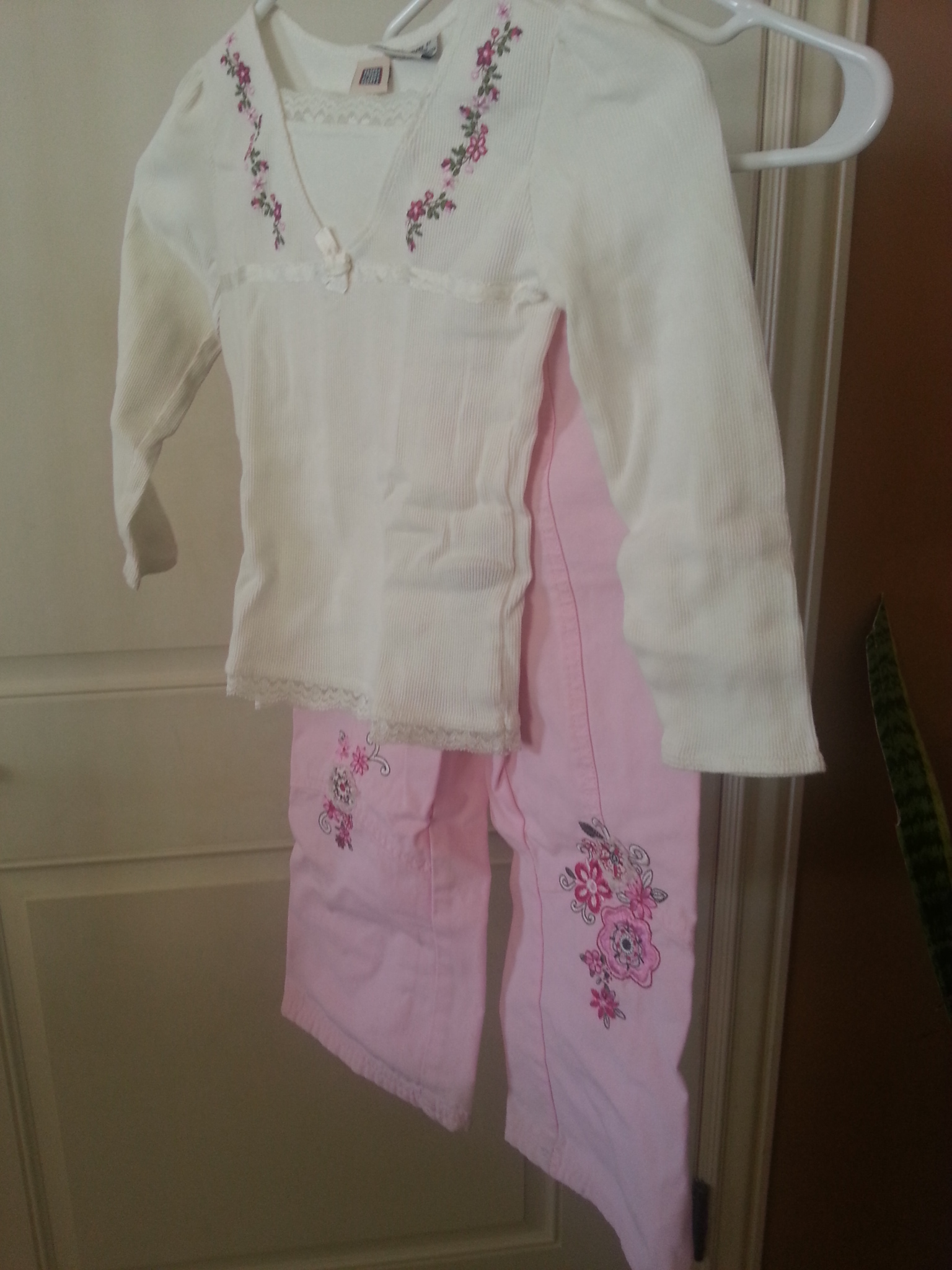 Girls embroidered blouse -pant set size 5