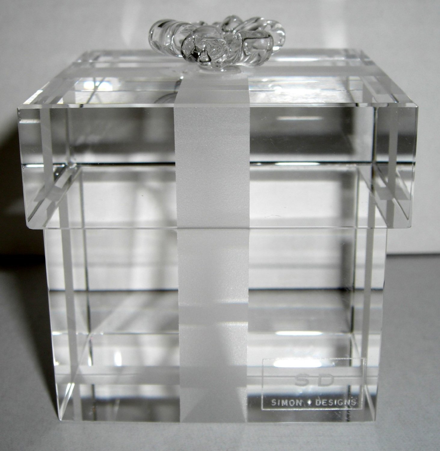 Crystal Giftbox Paperweight