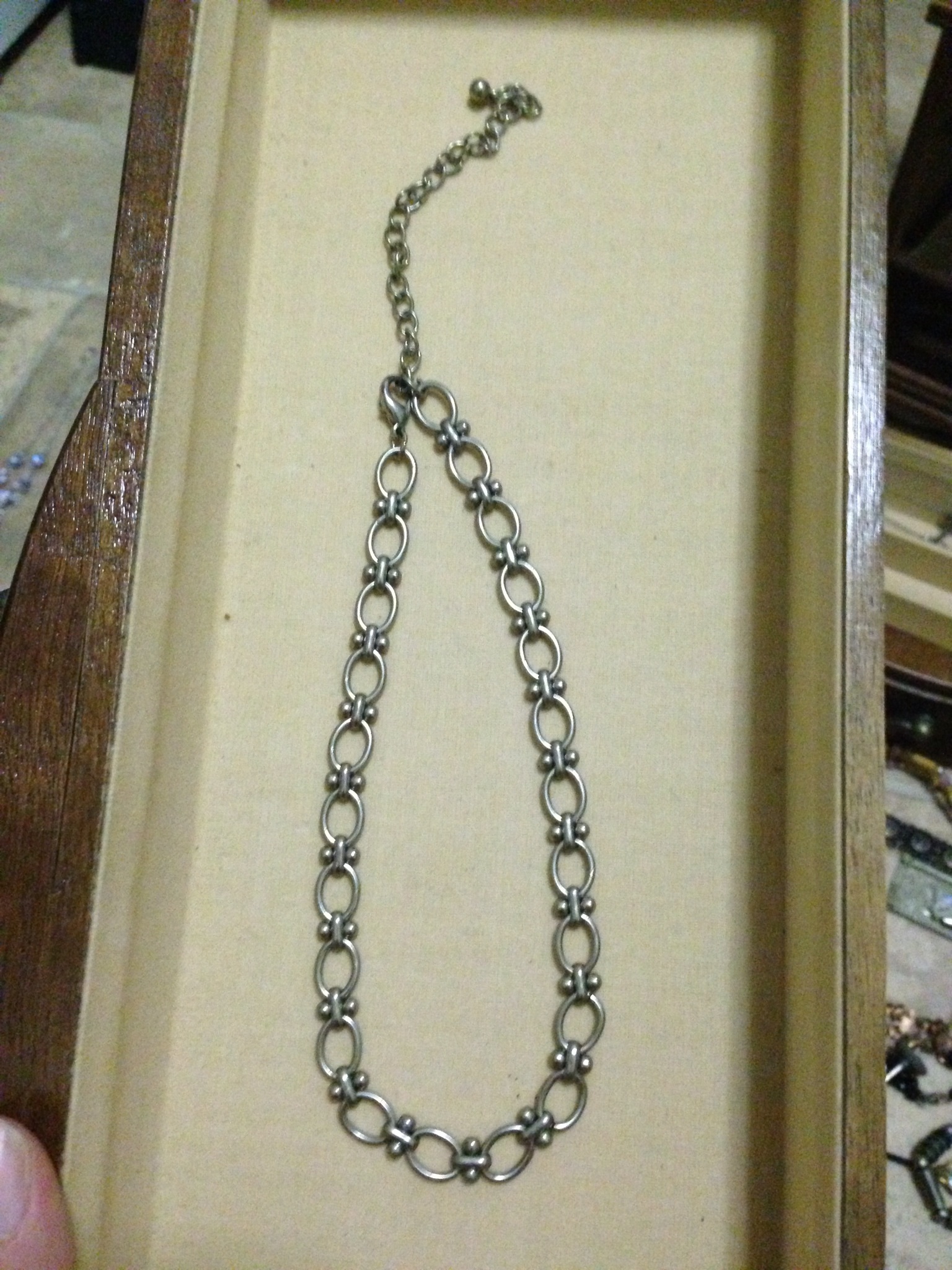 Silver tones necklace