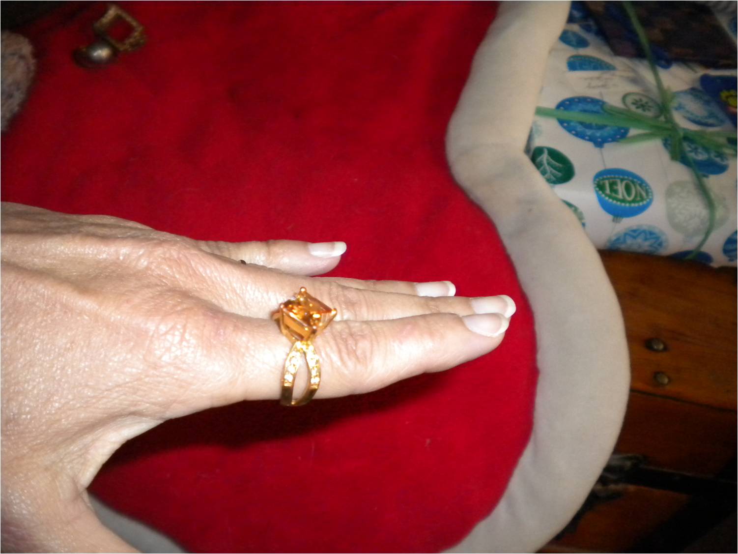 Women\'s Gold/Cubic Zirconnia Ring Size 7