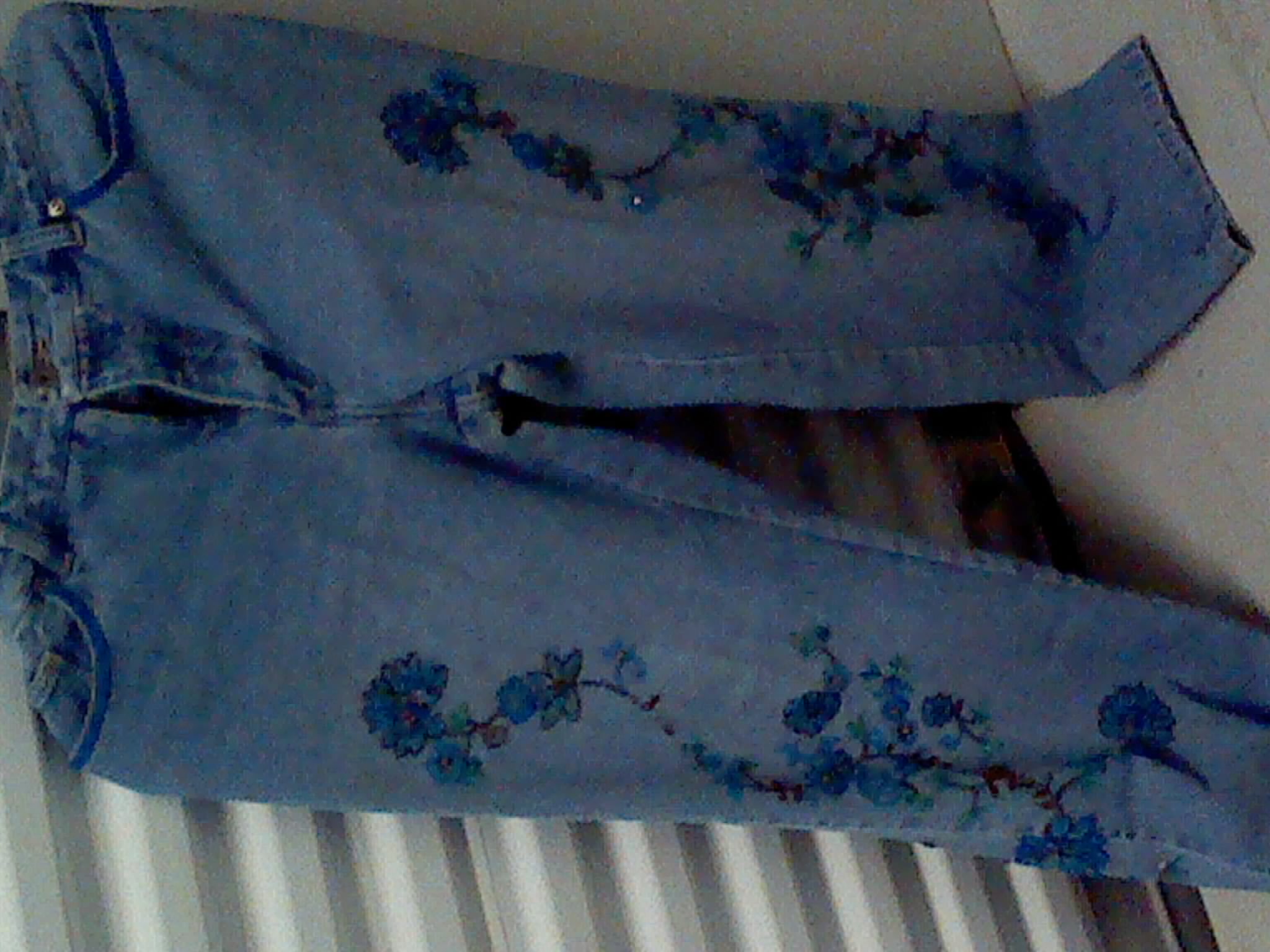 Venezia brand embossed jeans-size14