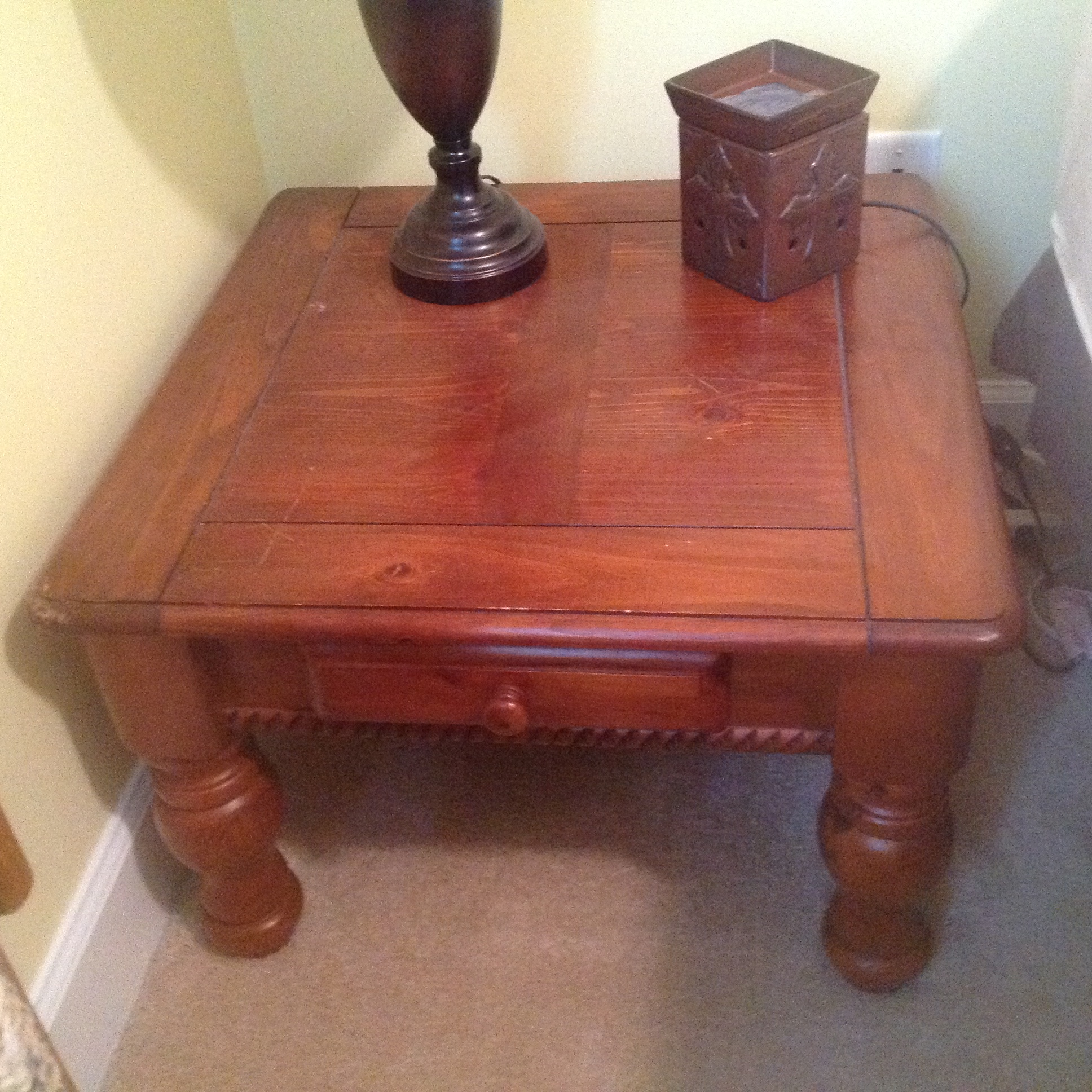 Coffee/End Table w/drawer