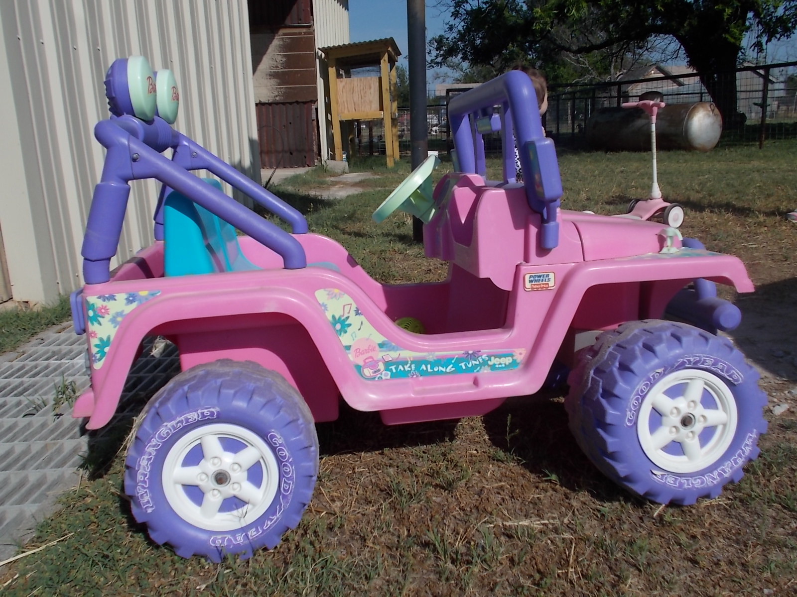 Girls Barbie Jeep