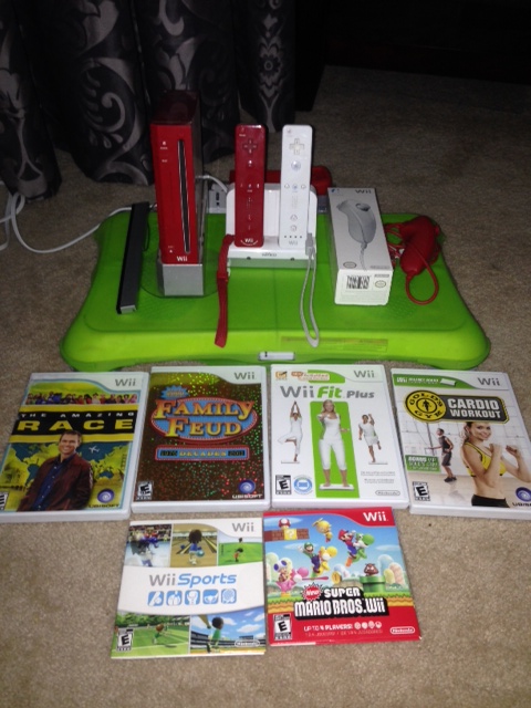 Nintendo Wii (plus accessories)