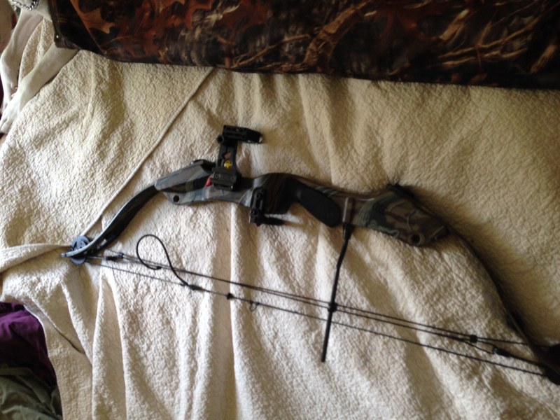 COMPOUND BOW, YOUTH
