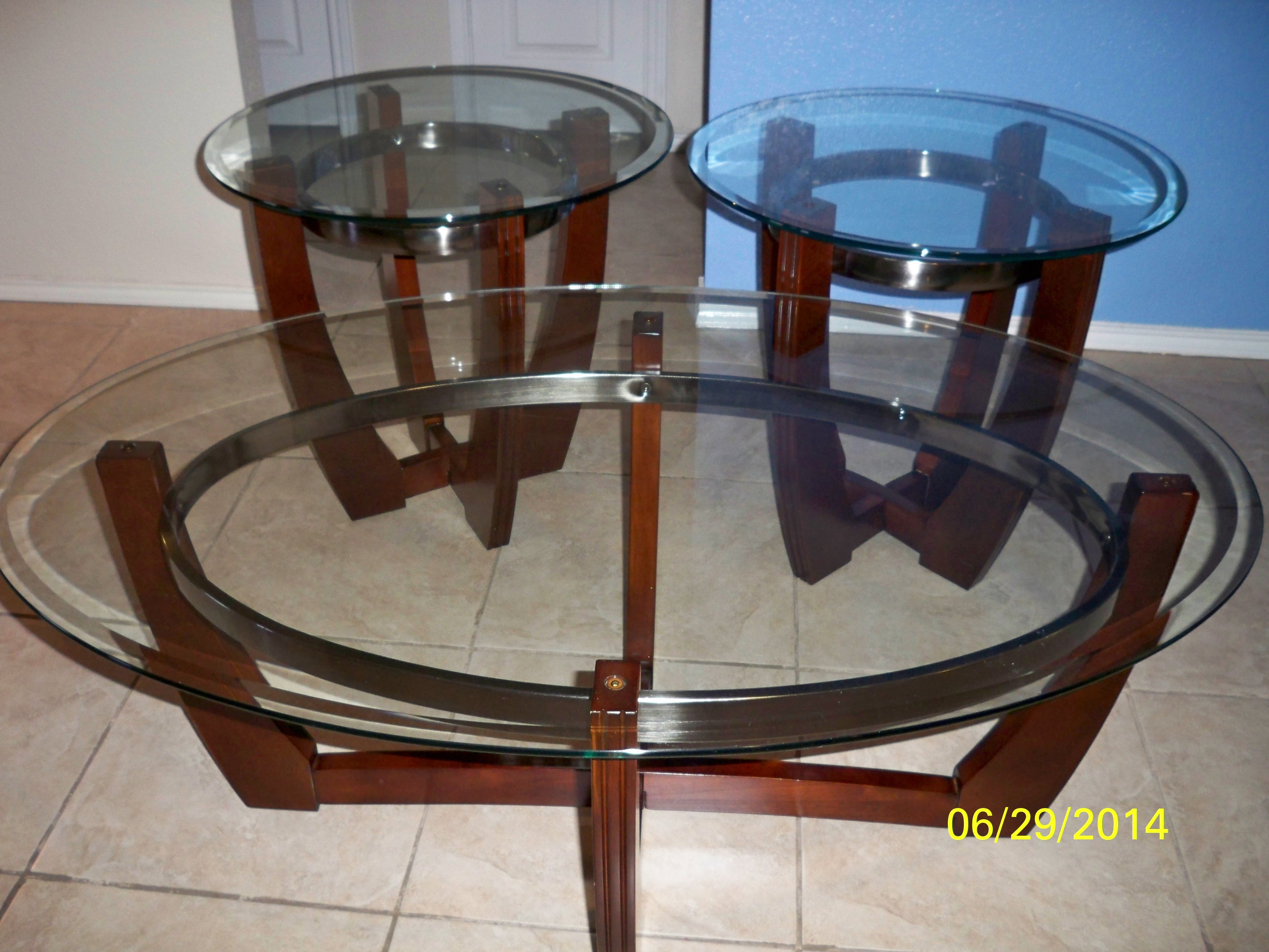 COCKTAIL TABLE AND 2 ENDTABLES