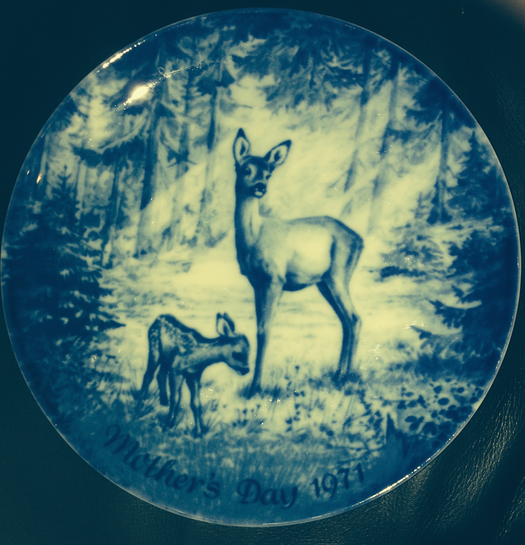 Royale Blue Winter China Decorative Deer Mother\'s Day 1971 Plate