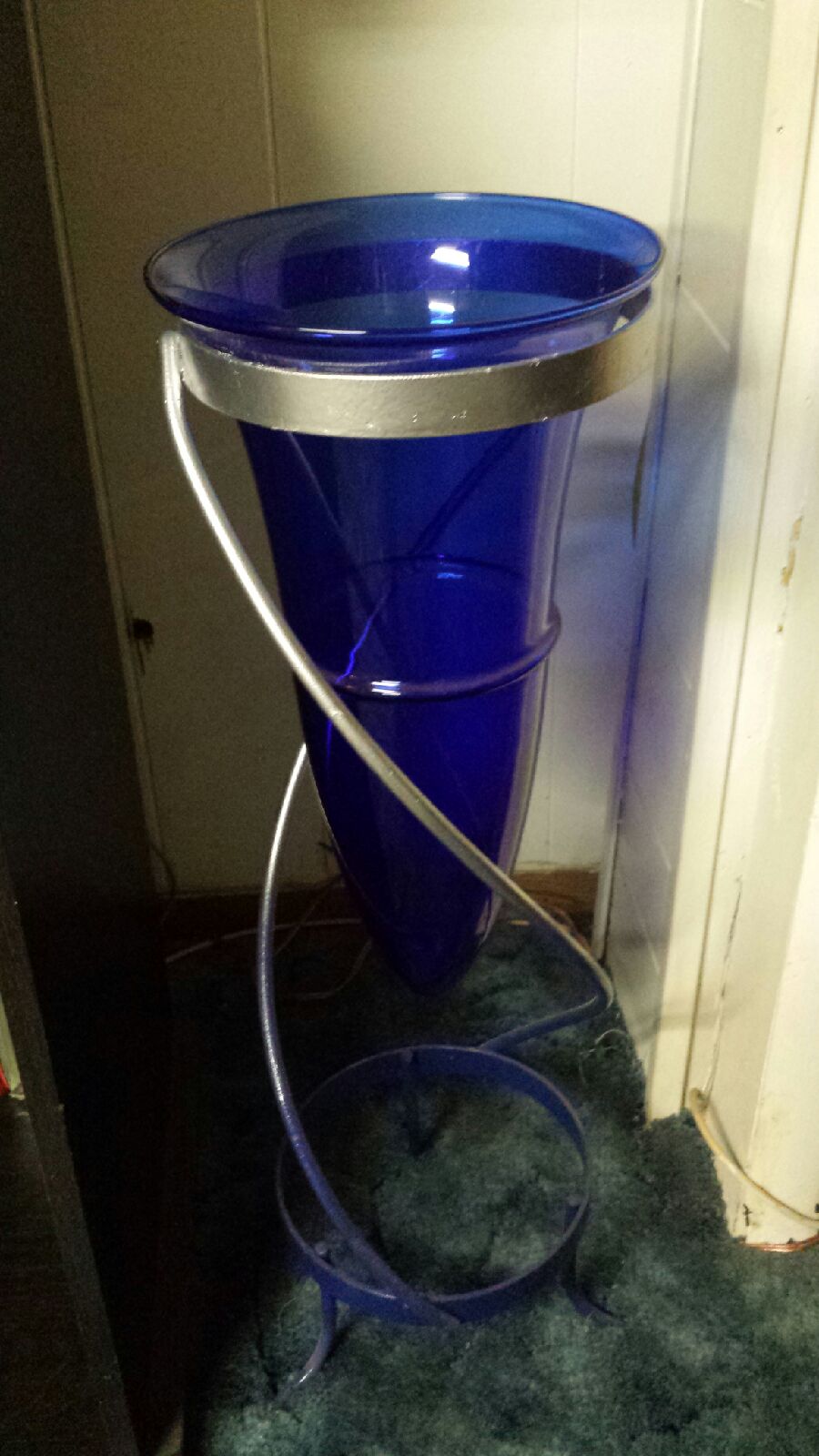 Cobalt vase with stand