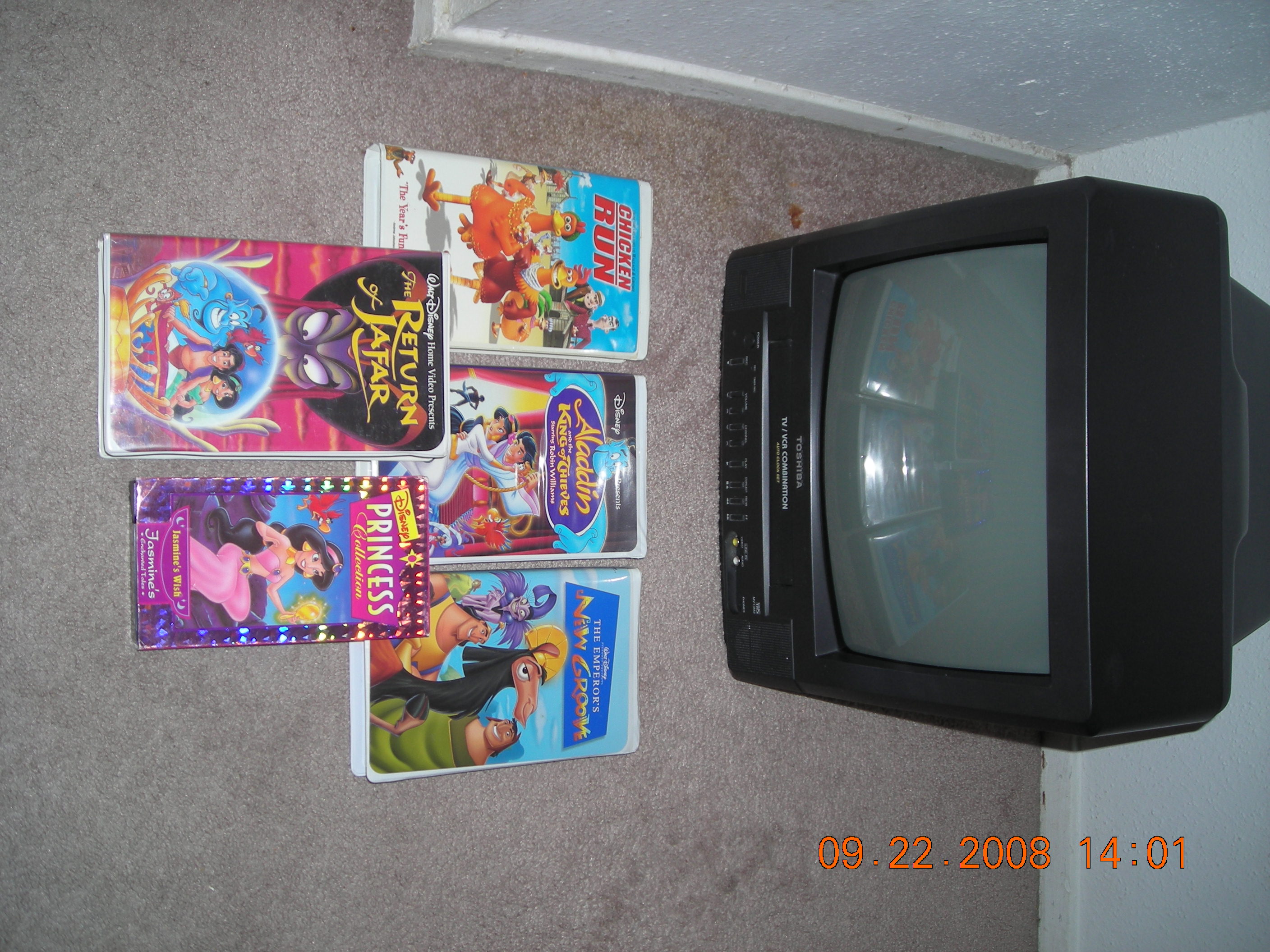 13 INCH TOSHIBA TV/VCR COMBO WITH CHOICE OF 5 MOVIES!!!