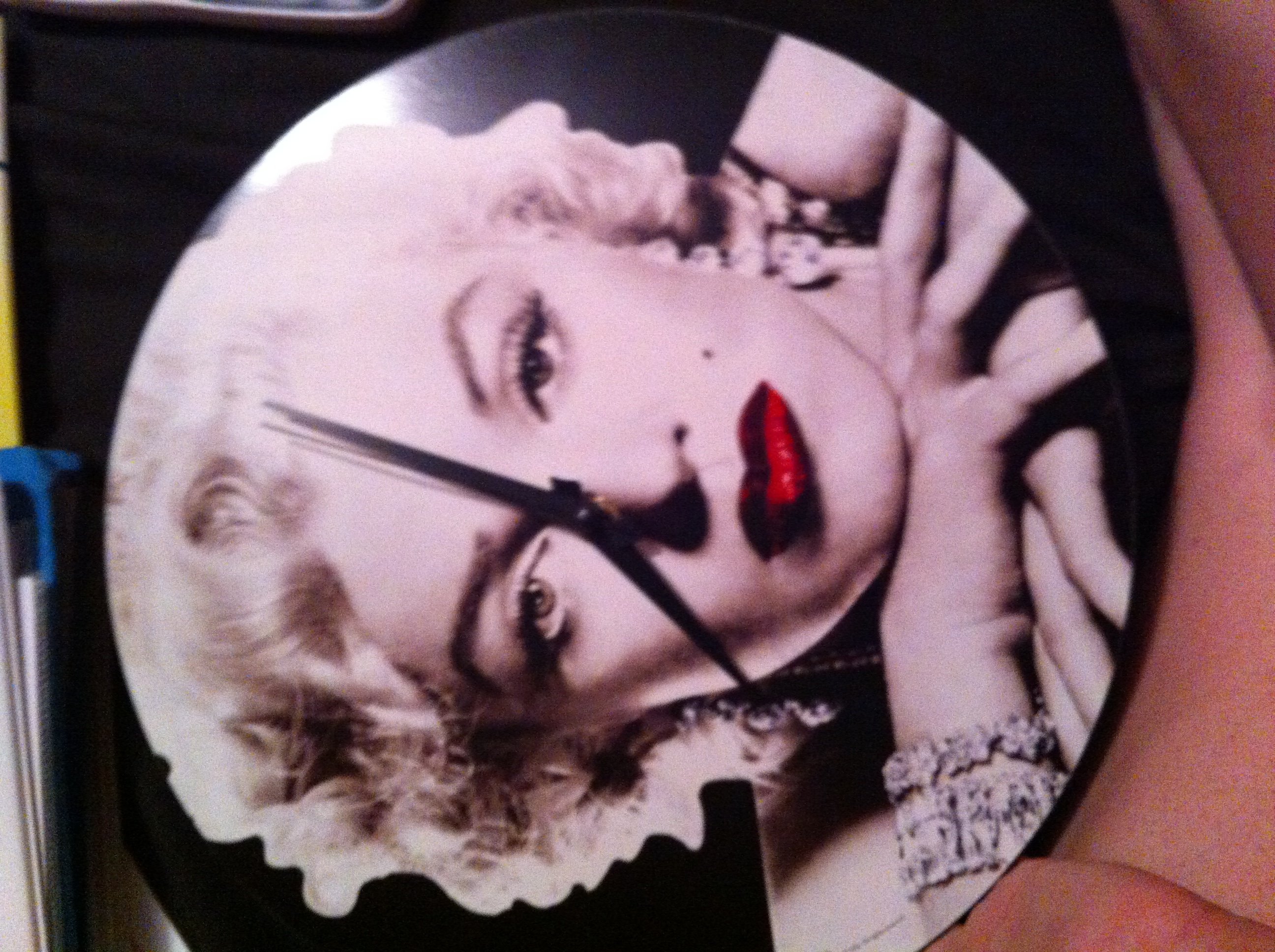 Marilynn Monroe clock