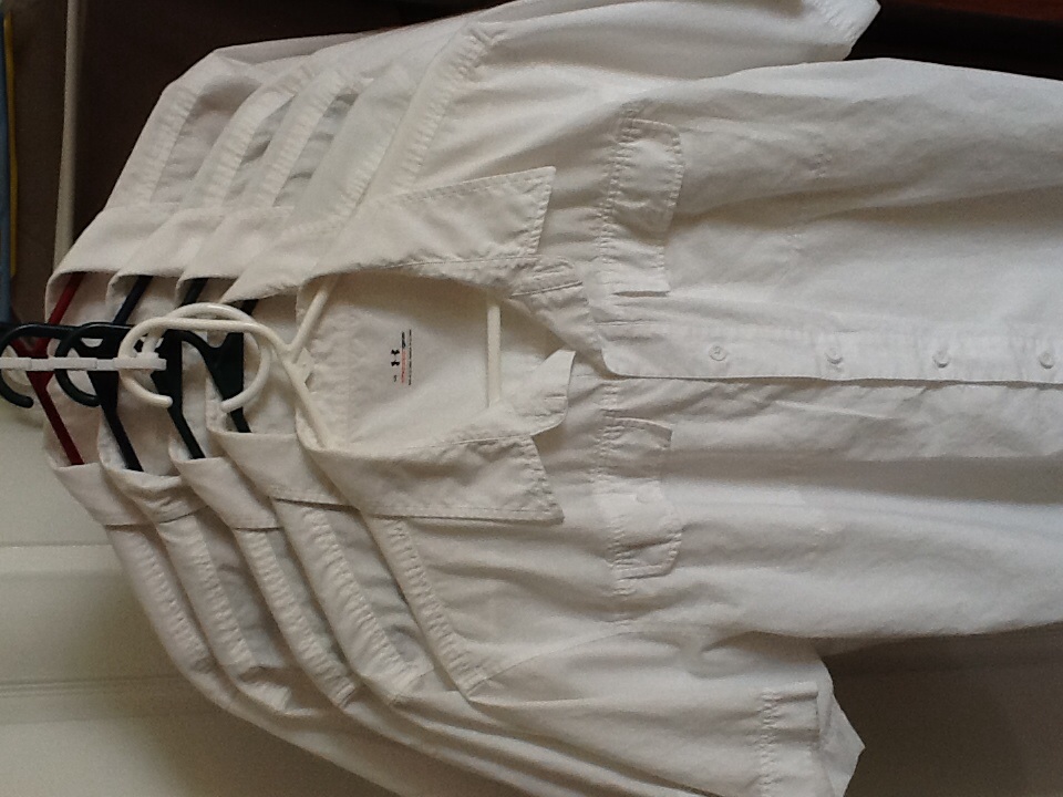 Men\'s UnderArmor white short sleeve button down shirts