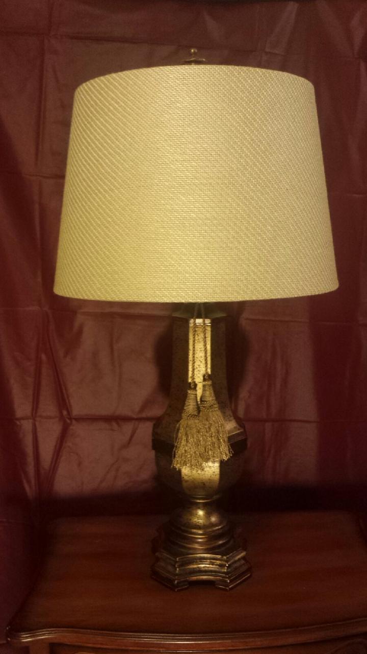2\'10 Romantic table lamp