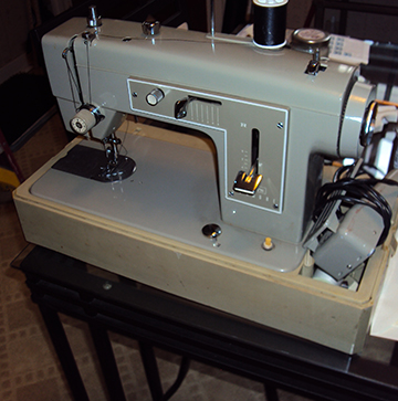 Sears Kenmore Sewing Machine Model 5186 with Case